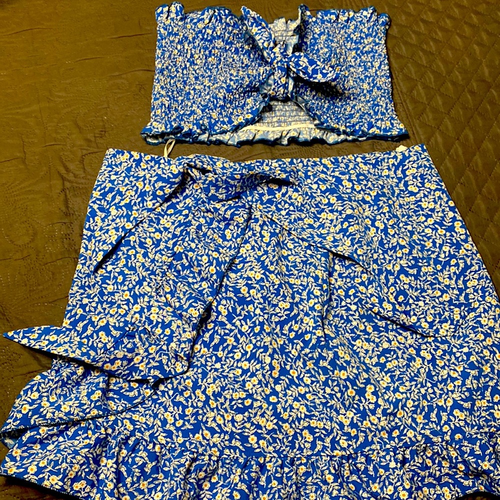 Set of skirt and top